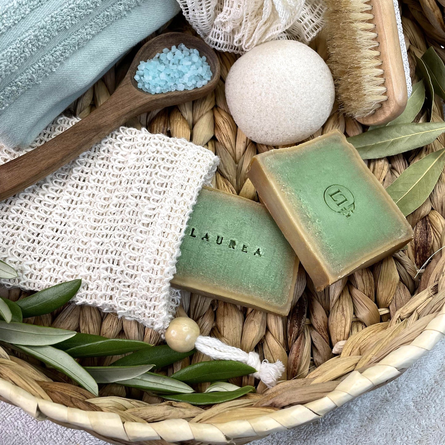 PRIME GLOW® SOAP-MASK LAUREA: WITH LAUREL BERRY OIL